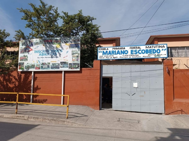 Maestros inconformes concedieron tregua para revisar los señalamientos en contra de la directora del plantel y se tome una determinación.