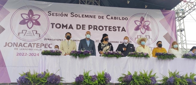 Presencia Marco Martínez toma de protesta de la presidenta municipal de Jonacatepec