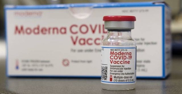 Vacuna de Moderna tiene eficacia del 100% contra variantes Alfa y Beta.