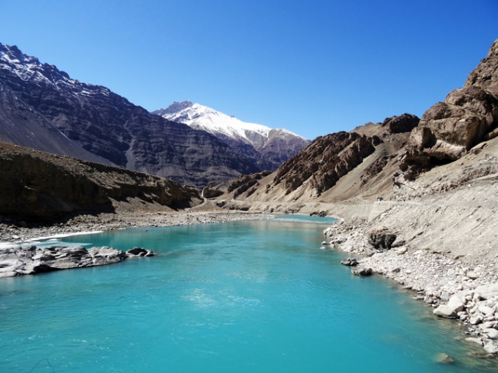 Descubren 33 virus activos de 15,000 años de antigüedad en los glaciares del Tíbet
