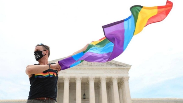 Estados Unidos protegerá a homosexuales y transgéneros en el área de salud.