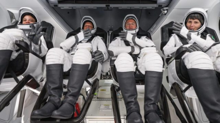 Cápsula de SpaceX vuelve a la Tierra con 4 astronautas de la Estación Espacial