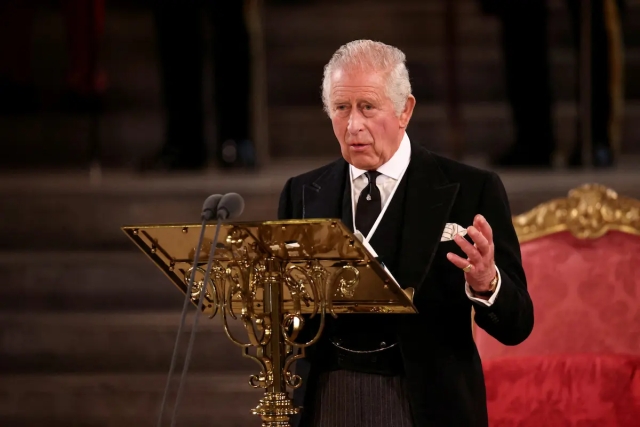 Rey Carlos III se dirige por primera vez al Parlamento británico: ‘No puedo evitar sentir el peso de la historia’