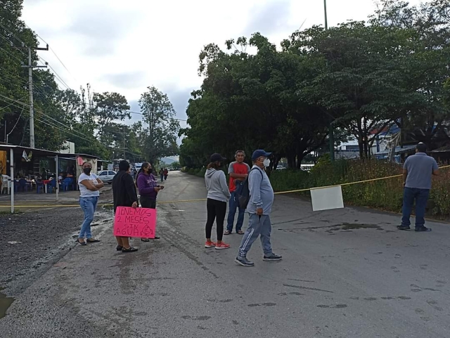 Protestan por falta de agua potable pobladores de Ocotepec