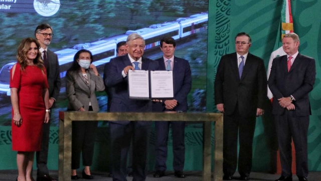 Firman contrato para adquisición de vagones del Tren Maya; se construirán en México