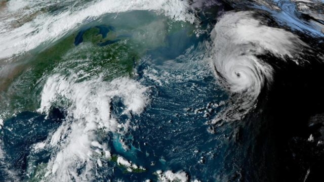 Earl se convierte en huracán categoría 3 en el Atlántico Norte