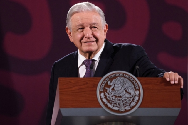 AMLO niega crisis de violencia pese a mexicanos huyendo a Guatemala