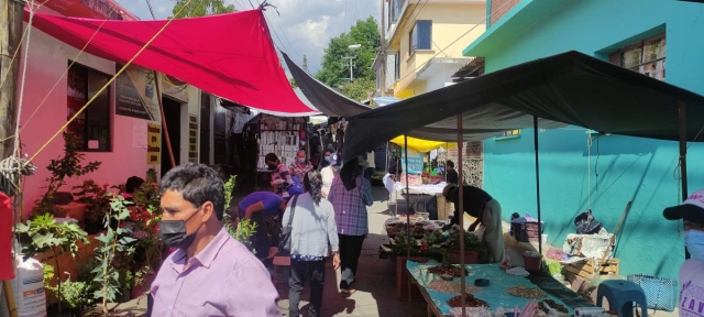 Refuerzan filtros sanitarios en tianguis de Ahuatepec