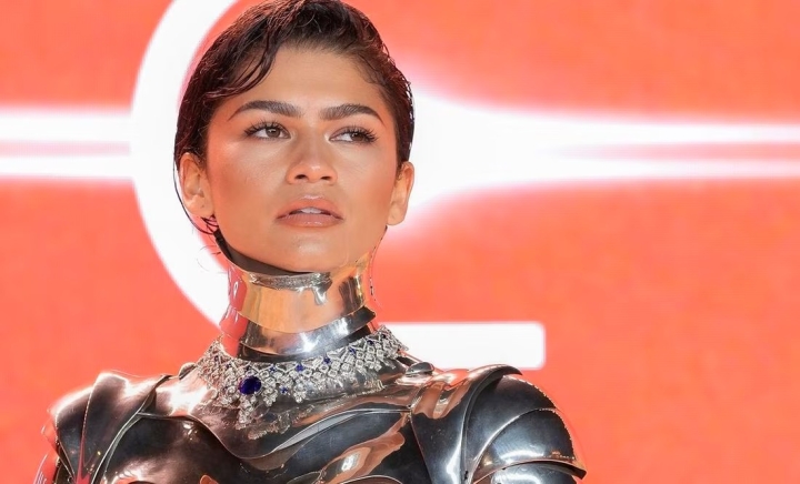 Zendaya causa controversia en redes tras vestirse de robot con transparencia en el estreno de ‘Dune’