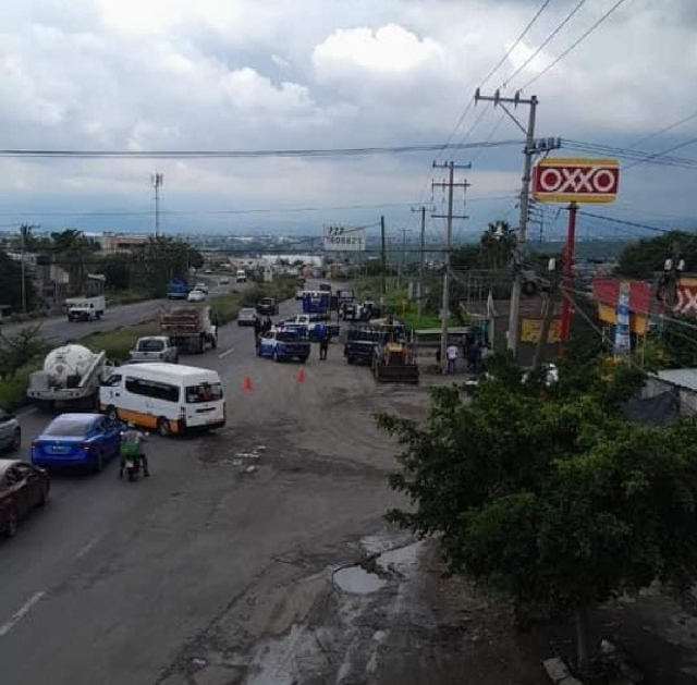 El hecho causó temor entre automovilistas y vecinos de la zona.