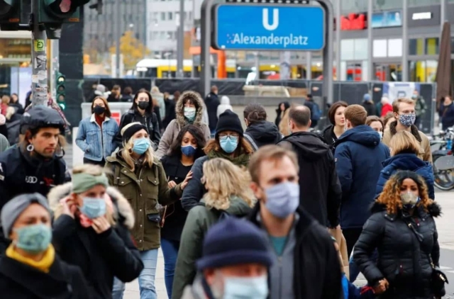 Alemania aplica nuevas medidas para frenar contagios.