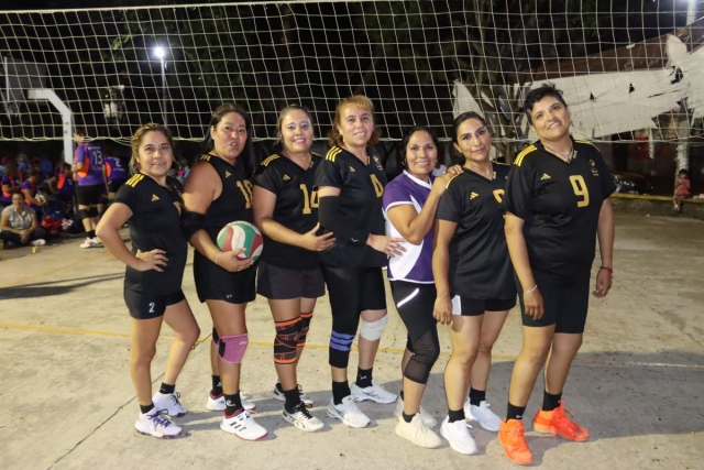 Las Guerreras vencieron al equipo La Unión en dos sets seguidos y se metieron a la final del torneo de voleibol femenil denominado “Amigas de Oro”.