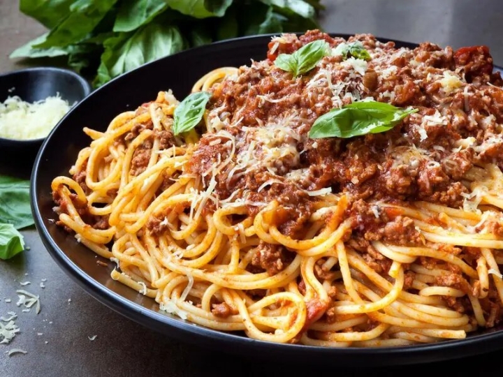 Prepara espagueti a la boloñesa: receta tradicional y deliciosa