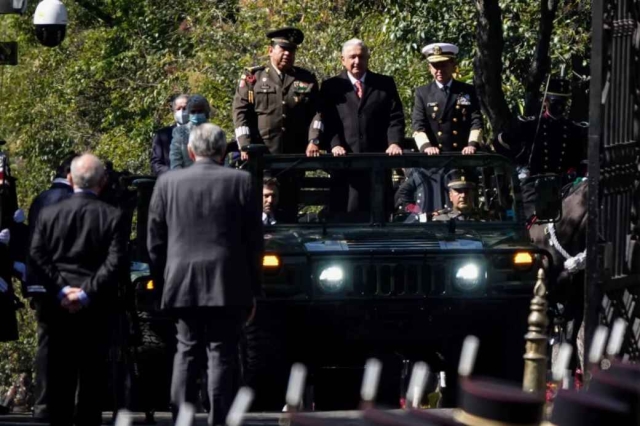Ejército mexicano refrenda compromiso de seguridad con AMLO
