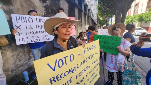 Vecinos se manifestaron ayer en la avenida Morelos. 