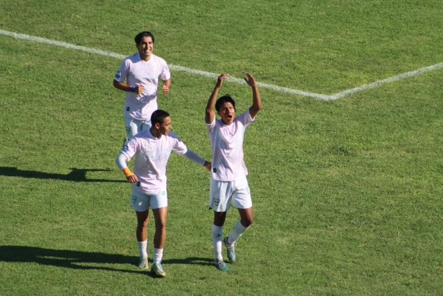Alan Díaz “El Astro” cerró con doblete ante Querétaro.