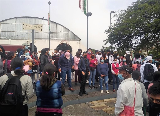 Exigen estudiantes del CBTA de Huitzililla un terreno para su escuela