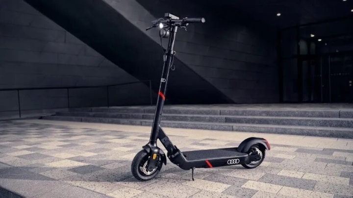 Audi lanza scooter eléctrico