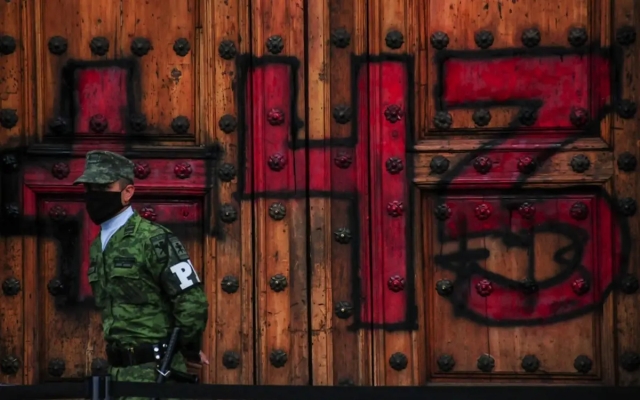 Giran 83 órdenes de aprehensión por caso Ayotzinapa; 20 son mandos militares