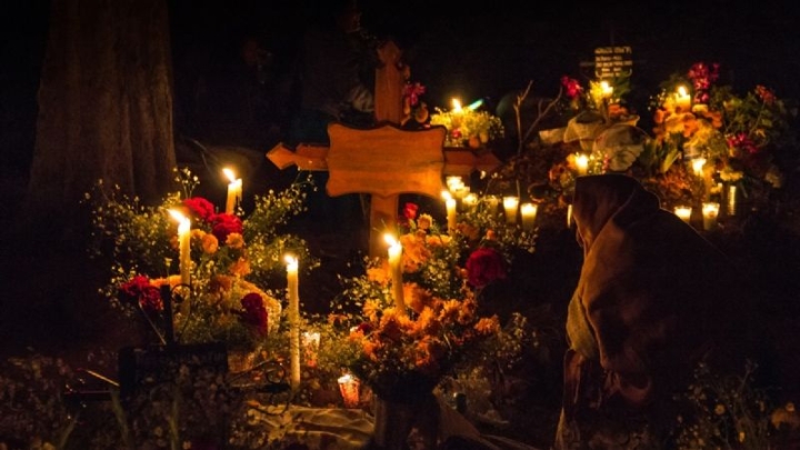 ¿Cómo nació o de dónde viene la celebración del Día de Muertos en México?