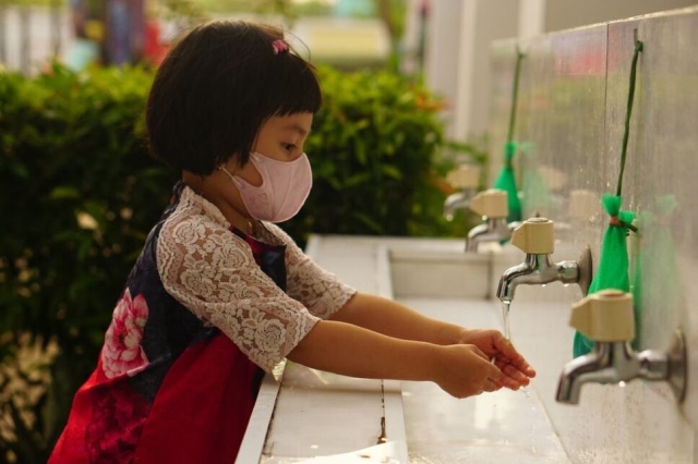 Subvariante BA.2 es más grave en niños, revela estudio de Hong Kong