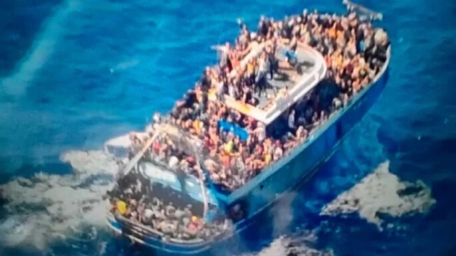 Barco hundido en Grecia llevaba 350 paquistaníes