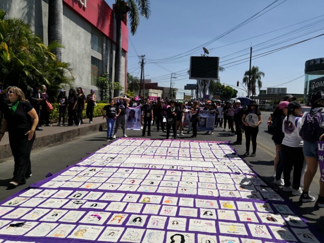 Mujeres se concentran en Las Palmas para movilizarse en el 8M