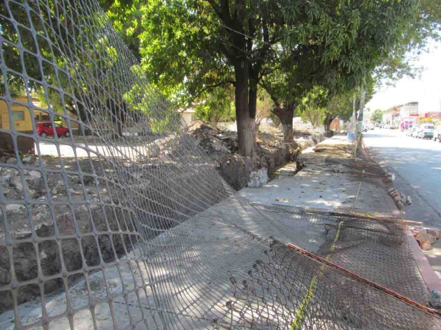 Debido al deterioro que presentaba, se renovará la barda perimetral en la fachada de la Primaria “Revolución Agraria” de Zacatepec.