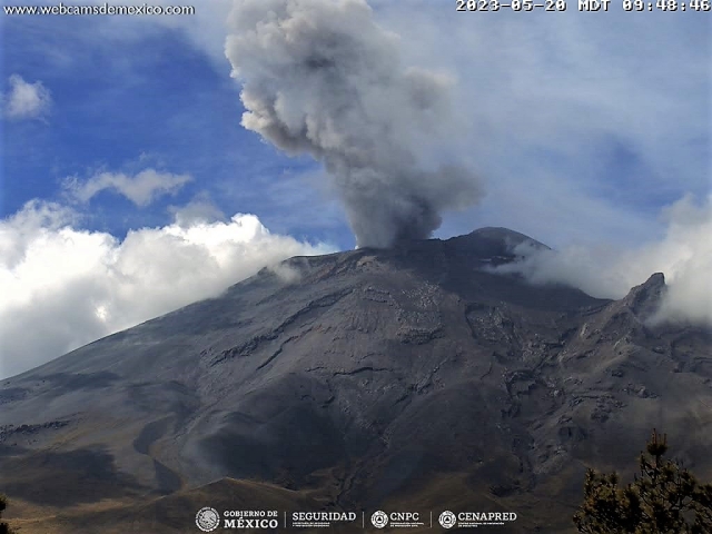 Estrecha vigilancia al volcán Popocatépetl por incremento de actividad