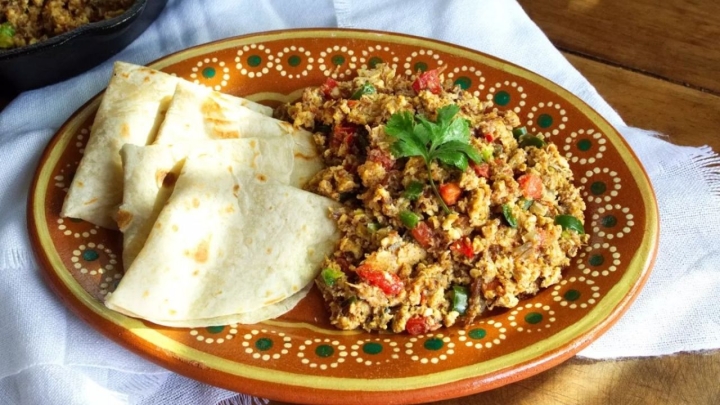 Prepara una rica machaca con huevo para comenzar el día con un plato bien mexicano
