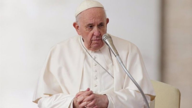 El Papa reclama el fin de la violencia en Birmania y Perú