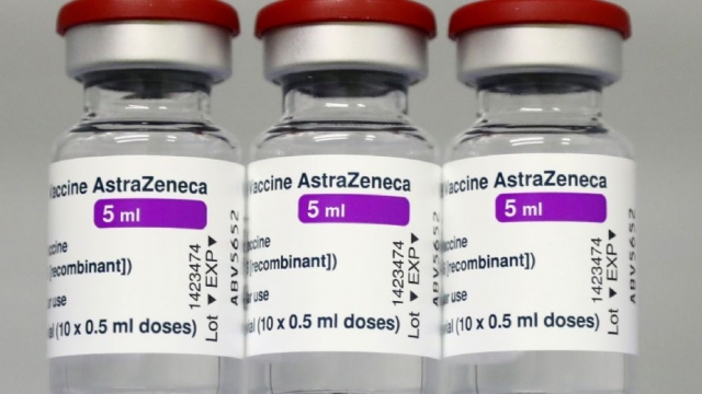 Confirman vínculo entre vacuna de AstraZeneca y los casos de trombosis.
