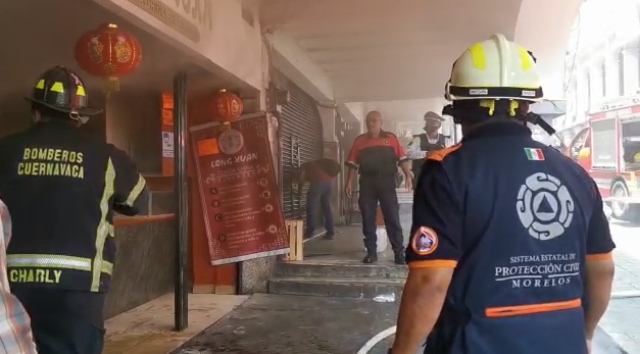 Saldo blanco tras incendio en restaurante de comida china en el centro de Cuernavaca