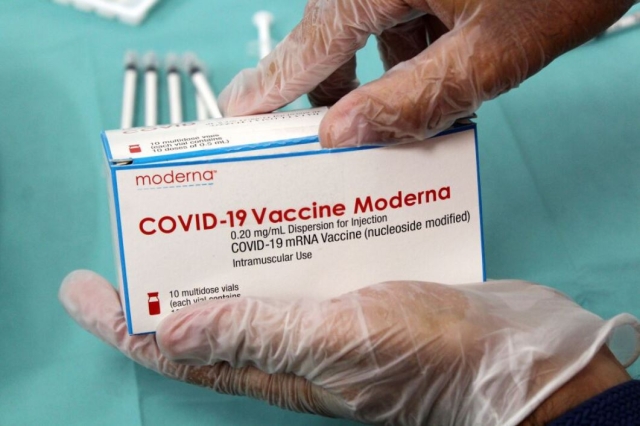 México hará ensayo clínico para usar vacuna Moderna como refuerzo
