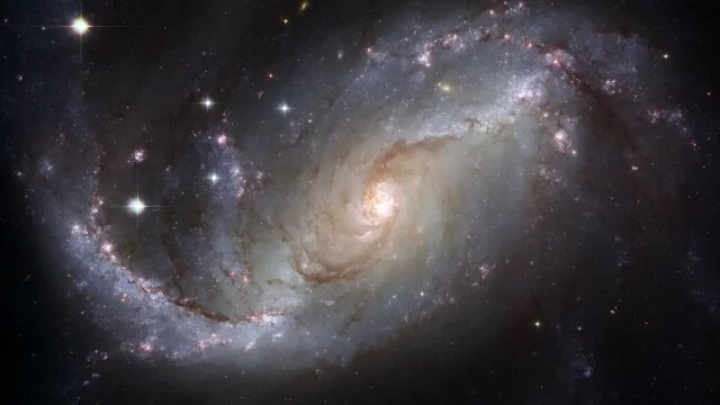Telescopio Webb descubre la galaxia más distante conocida
