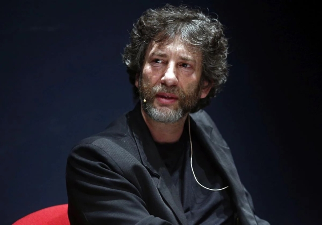 Neil Gaiman y su esposa enfrentan demanda por abuso sexual y tráfico de personas