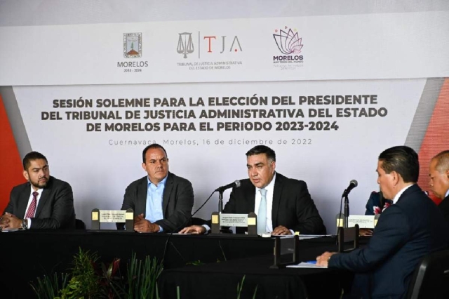 Asiste Cuauhtémoc Blanco a elección y toma de protesta del presidente del TJA