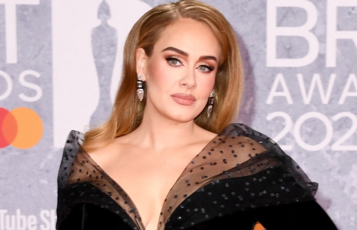 Adele podría realizar gira mundial para promocionar próximo álbum