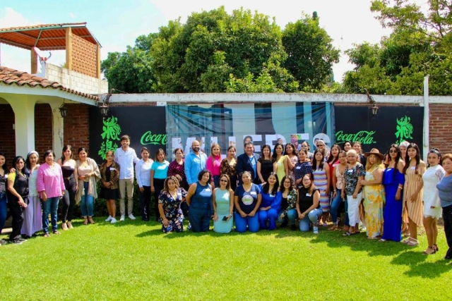 Decenas de emprendedoras participaron en el desayuno denominado “Mujeres con Decisión”.