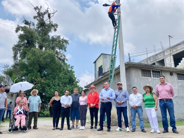 Ampliará Ayuntamiento de Jiutepec red de energía eléctrica en privada Geranios