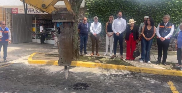 Inicia ayuntamiento capitalino rehabilitación de línea de agua potable en calle Lázaro Cárdenas