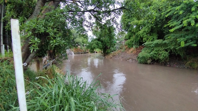 Aumenta nivel del río Apatlaco tras lluvias