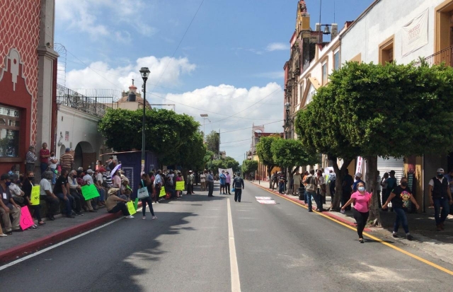 Se manifiesta la ANUEE en la avenida Morelos