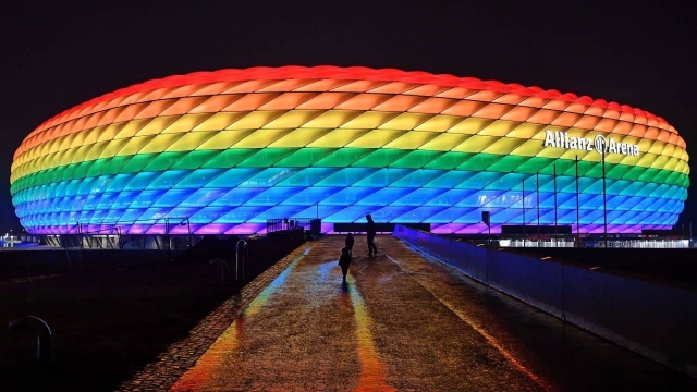 UEFA rechaza iluminación LGBTTTIQ+ del estadio de Múnich.