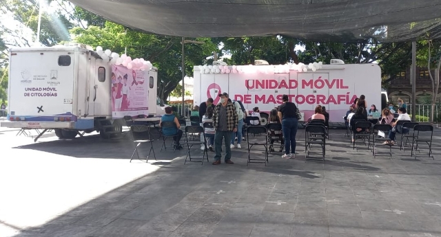 Instalan unidad móvil de mastografía en la plaza de armas de Cuernavaca