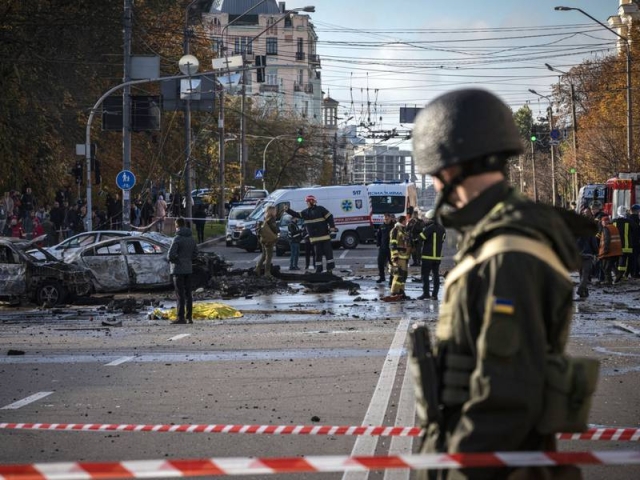 Red eléctrica de Ucrania está en riesgo de colapsar ante ataques rusos