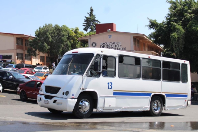 Los baches y socavones han afectado a la Ruta 13, expresó su dirigente. 