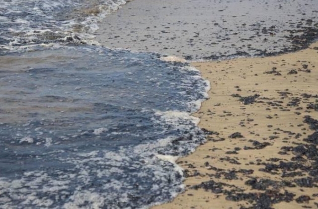 Petróleo en playas procede de filtraciones naturales: Pemex