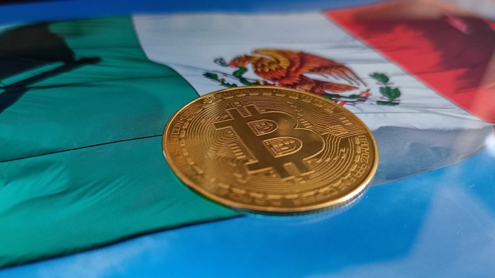 Senadora propone conversación con AMLO para que bitcoin se vuelva moneda de curso legal en México