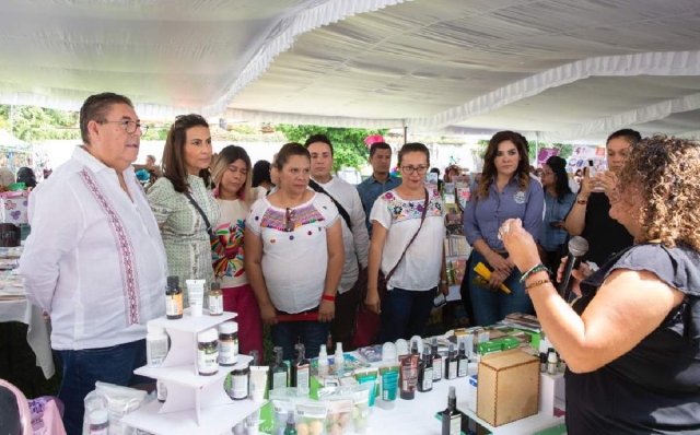 Inaugura Víctor Mercado Expo Mañanitas en apoyo a mujeres emprendedoras de la región oriente